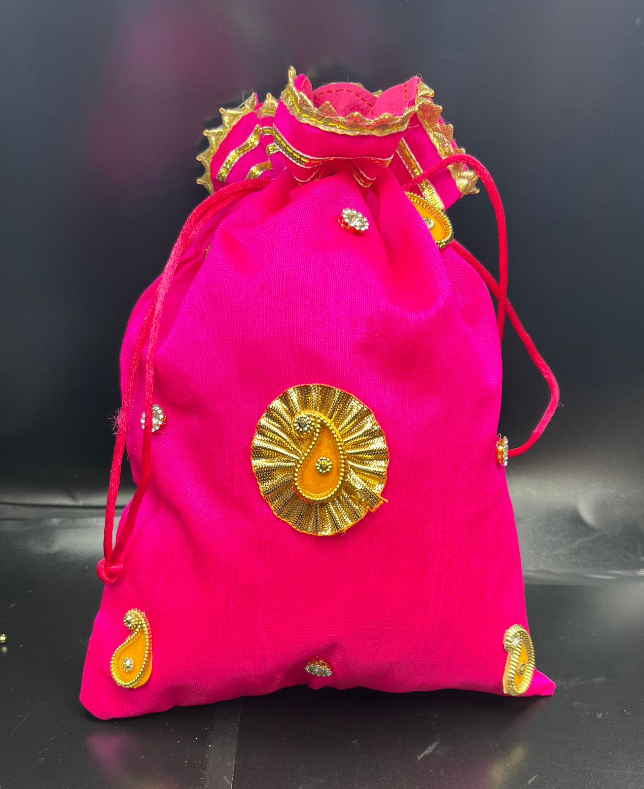 Fancy Potli used for distribution of dry fruits (suitable for 1/2 Kg)