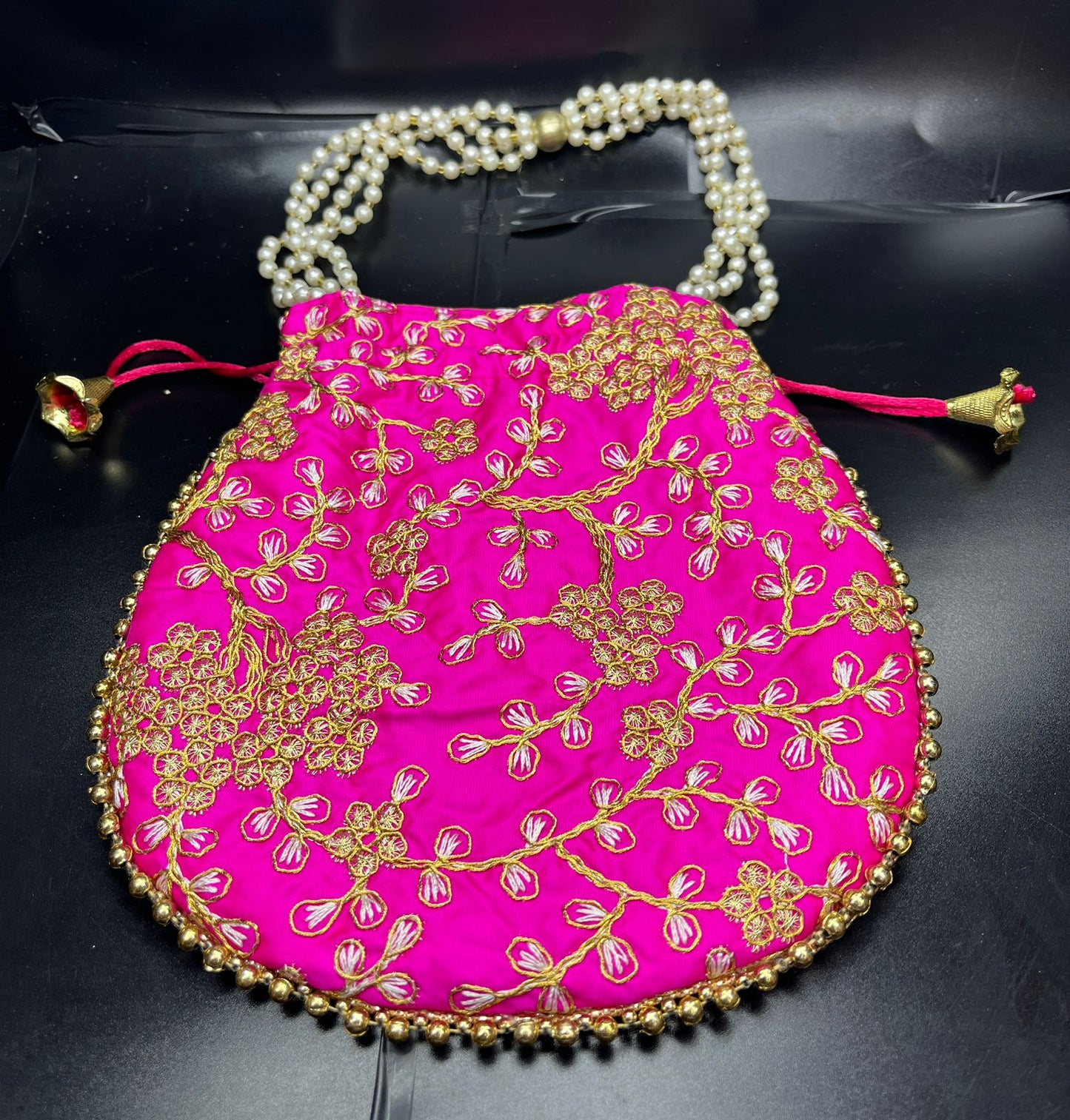 Fancy Potli used for distribution of dry fruits (suitable for 1/2 Kg)