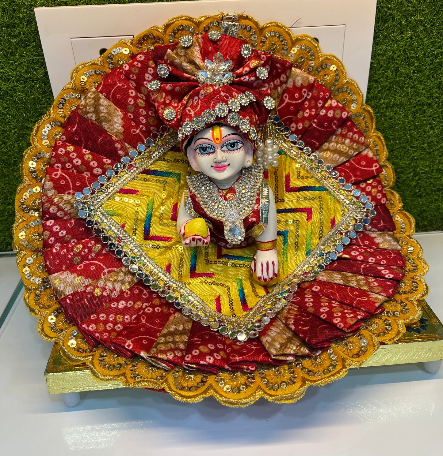 Beautiful Poshak for Laddu Gopal Ji