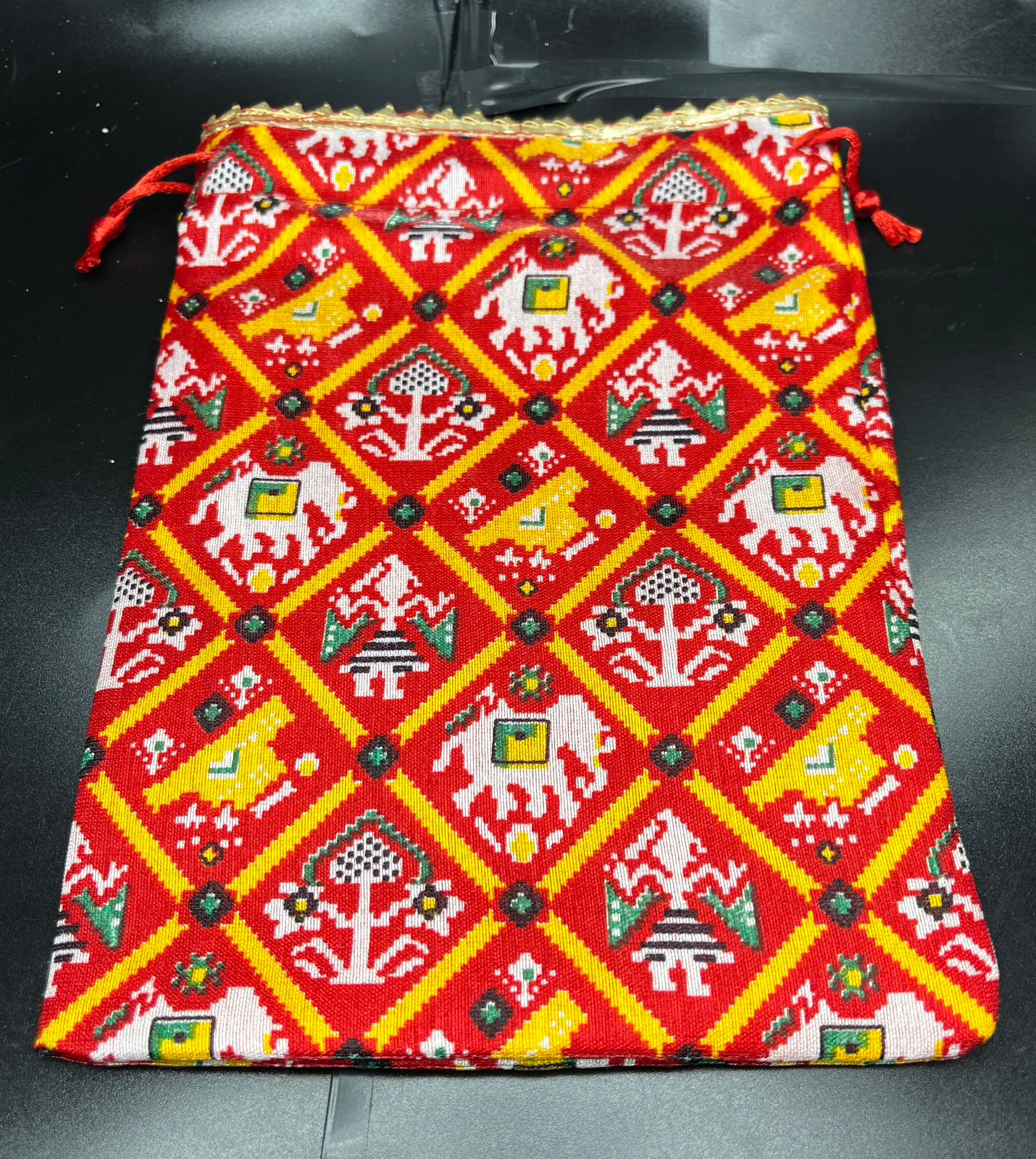 Fancy Potli used for distribution of dry fruits (suitable for 1/2 Kg)